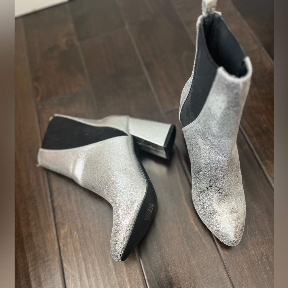Wild Diva silver booties - Picture 3 of 5